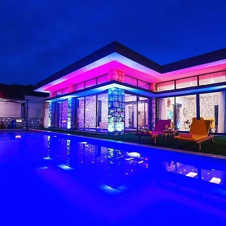 Ay Işiği Villa *